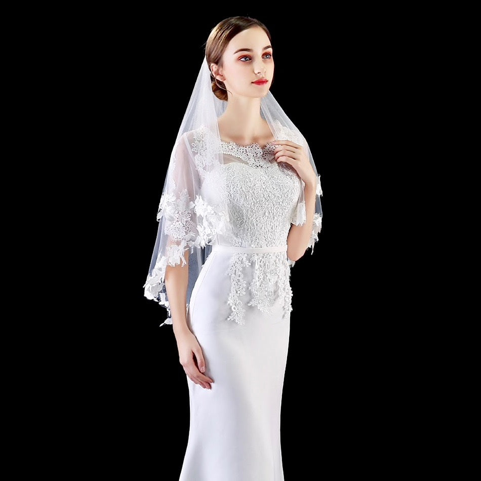Wedding Veils - Ivory Lace Edge Fingertip Length Bridal Veil