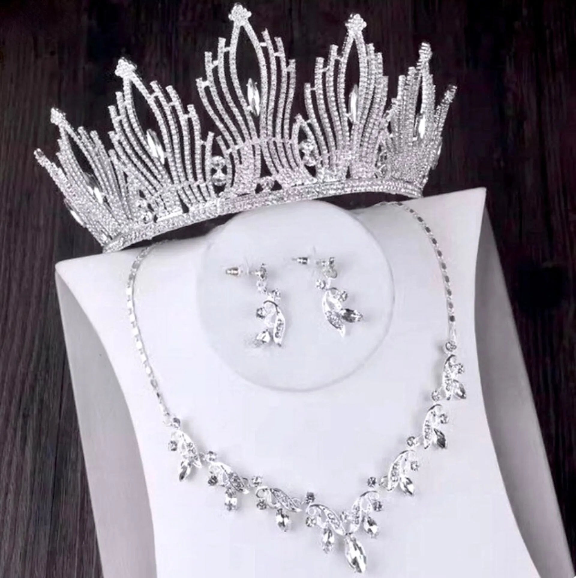 3pc diamond rhinestone tiara necklace earring set Mini Holly Audrey-Inspired Jewelry Set – Elegant Glam | Utopiat main image 4