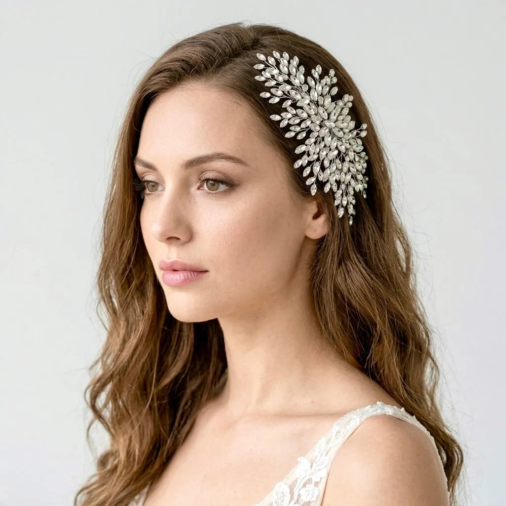 Elegant Crystal Bridal Hair Comb – Modern Wedding Hair  display picture 1