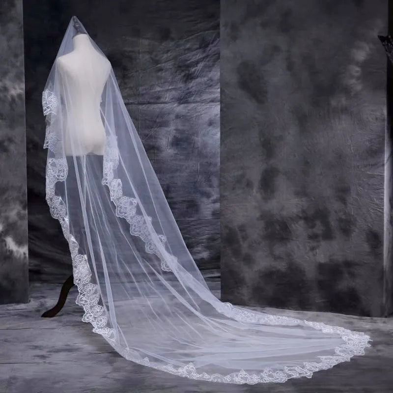 Wedding Veils - Lace Edge Ivory Cathedral Bridal Veil