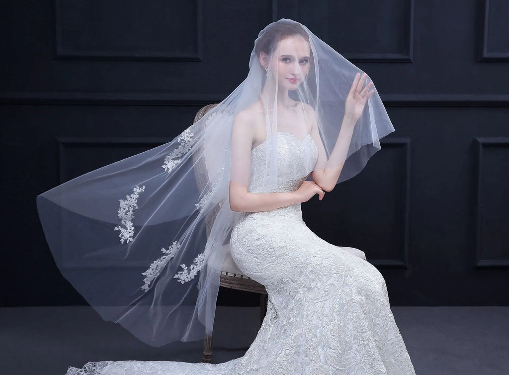 "Jody" - Ivory Knee Length Bridal Veil