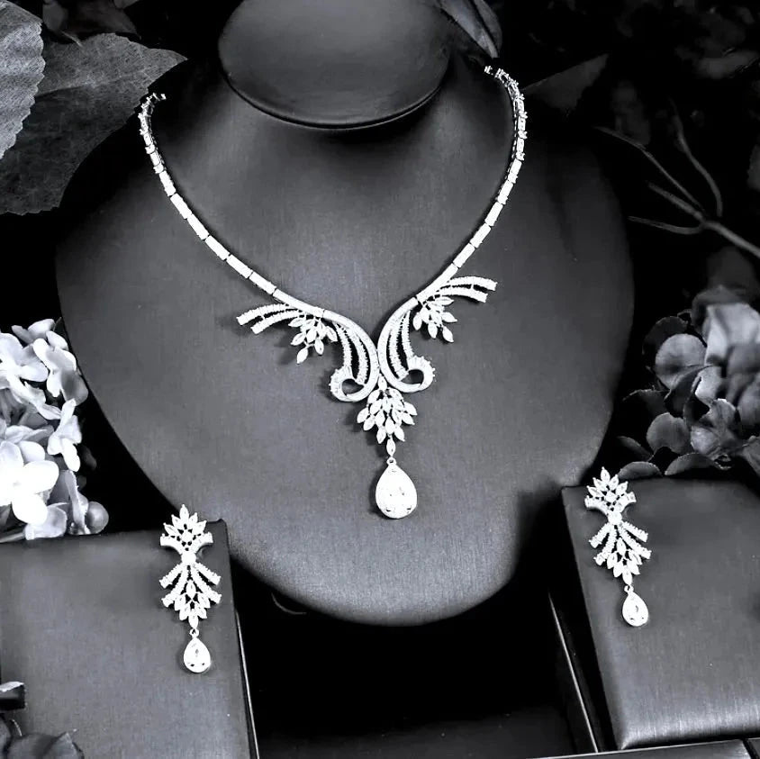 Bridal Wedding Necklace Set Accessories High-grade Catkins Crystal Necklace Earrings Jewelry Set (Silver) Bridal Wedding Necklace Set Accessories High-grade Catkins Crystal Necklace Earrings Jewelry Set (Silver)