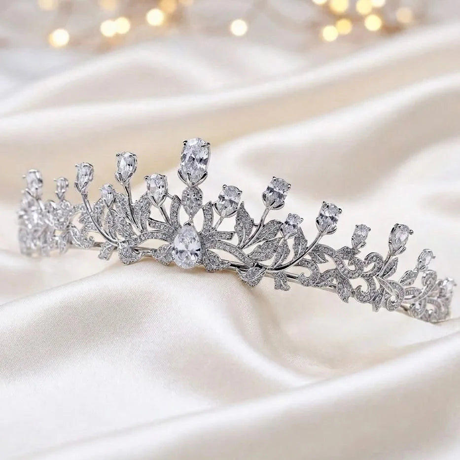 Elegant Wedding Crown - Silver Cubic Zirconia Bridal Tiara  display picture 1