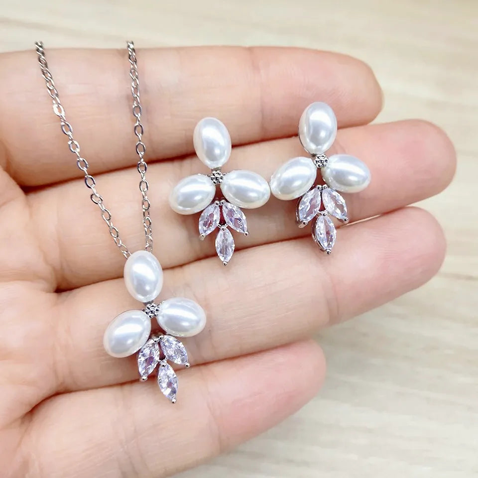 Wedding Jewelry - Pearl Bridal Necklace - Available in Silver, Rose Gold and Yellow Gold