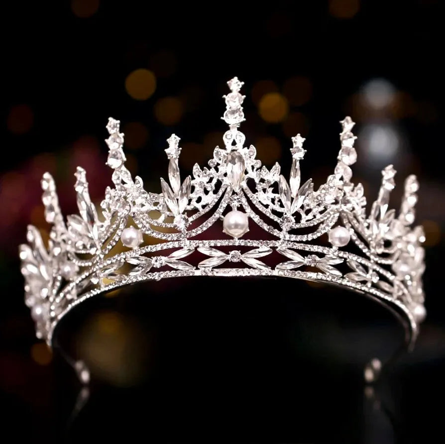 Feel like a princess with this pearl crown! When it comes bridgerton pearl tiara, who can say no  main image 4