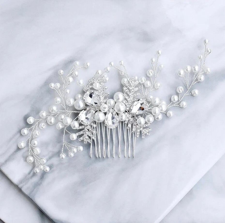 Winter Pearl & Crystal Bridal Hair Comb – Winter Wedding  display picture 1