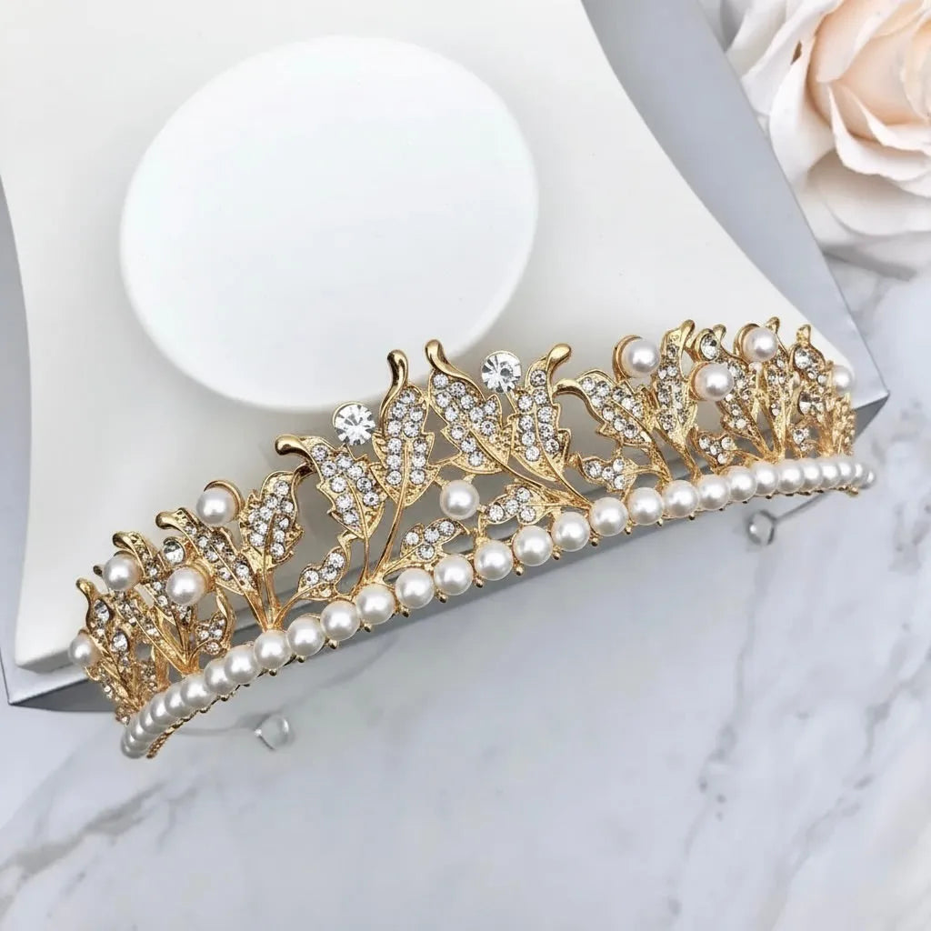 Pearl Wedding Jewelry - Pearl and Crystal Bridal Jewelry Set with Tiara 'Cumbria'