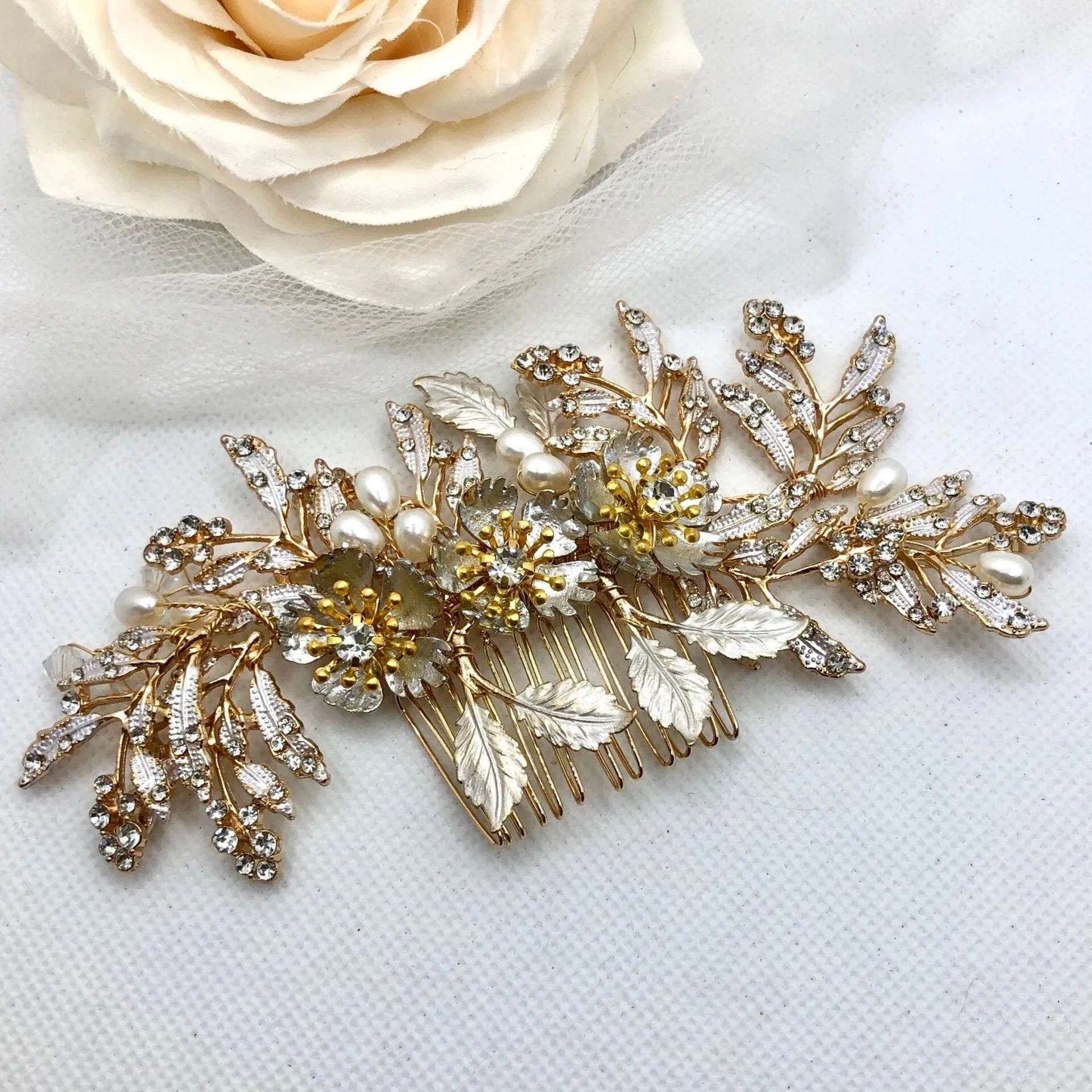 Aletta Pearl & Crystal Bridal Hair Comb – Silver & Gold  display picture 1