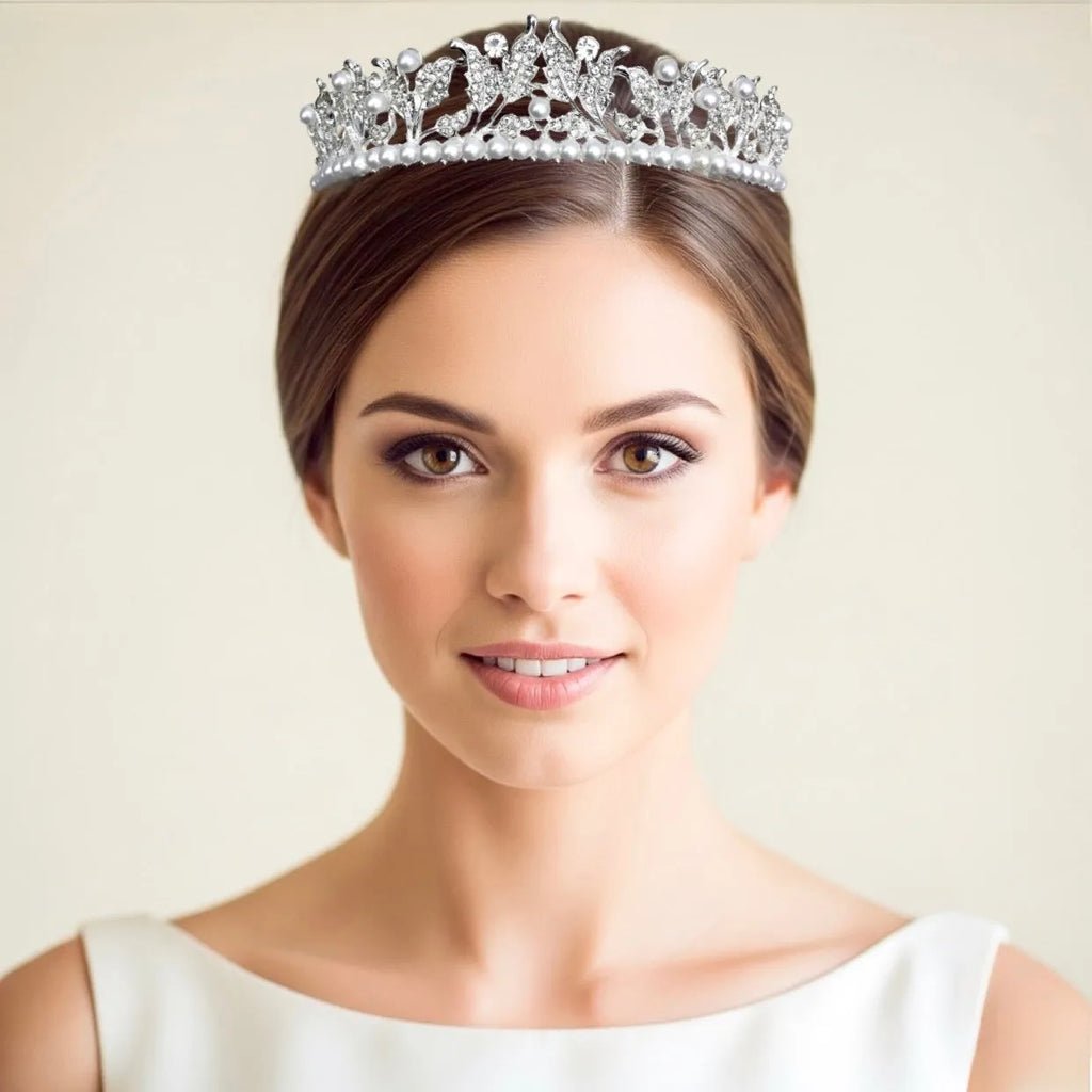 Pearl Wedding Jewelry - Pearl and Crystal Bridal Jewelry Set with Tiara 'Cumbria'