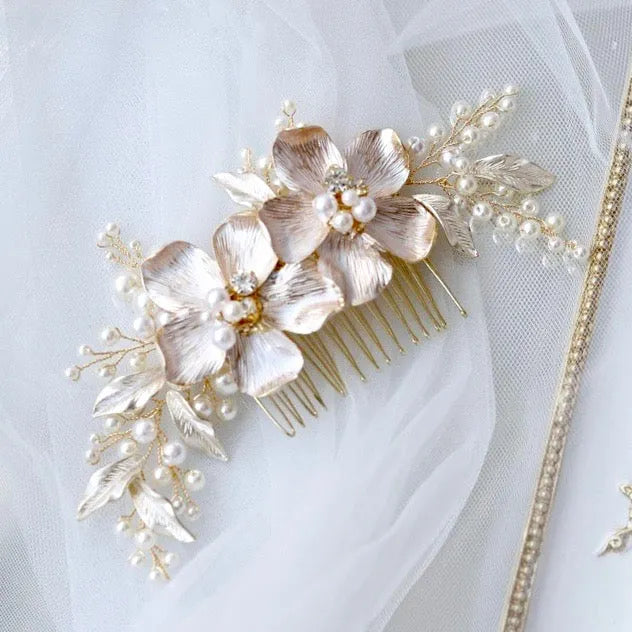 Pearl Bridal Hair Comb Available In Gold And Silver  display picture 1