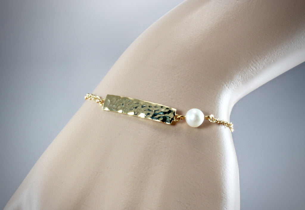 "Cora" - Minimalist Hammered Bar and Pearl Bridesmaid Bracelet - Available in Silver and Gold