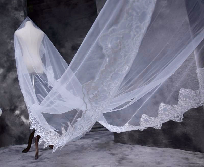 Wedding Veils - Lace Edge Ivory Cathedral Bridal Veil