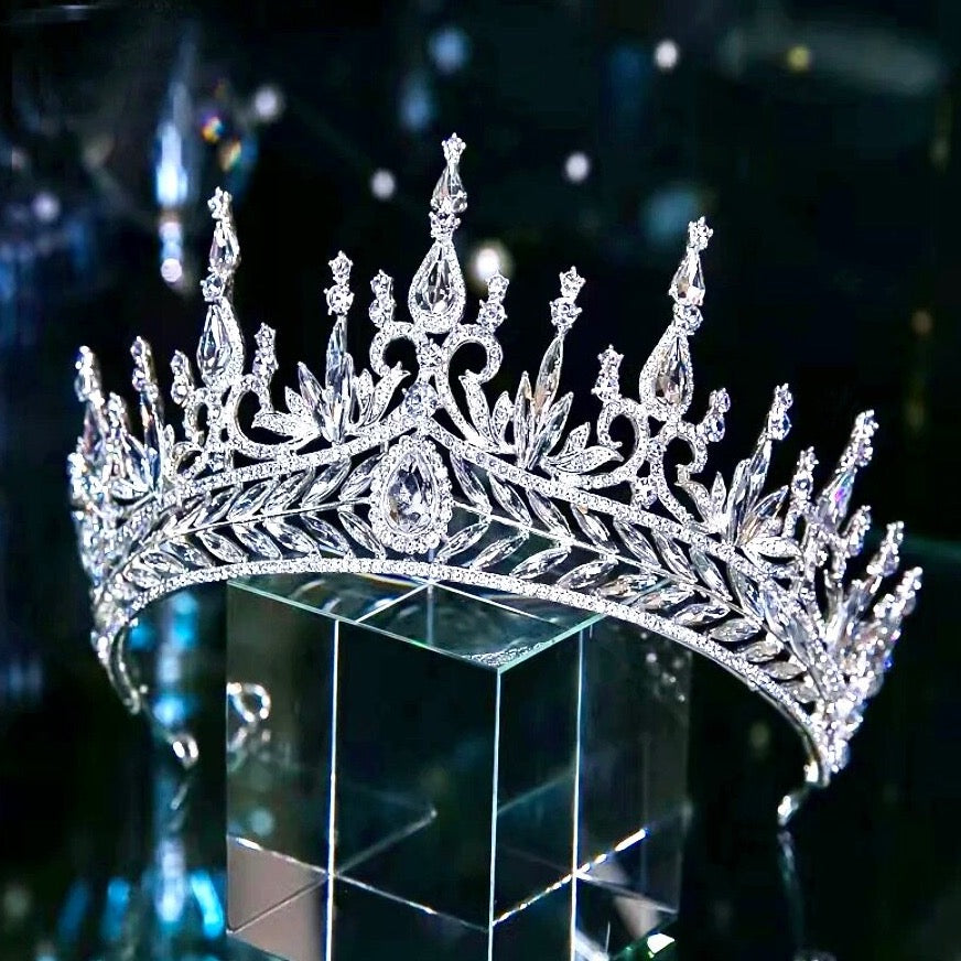 Tiara Design Designing Your Own Tiara On Main Street Is The Ultimate